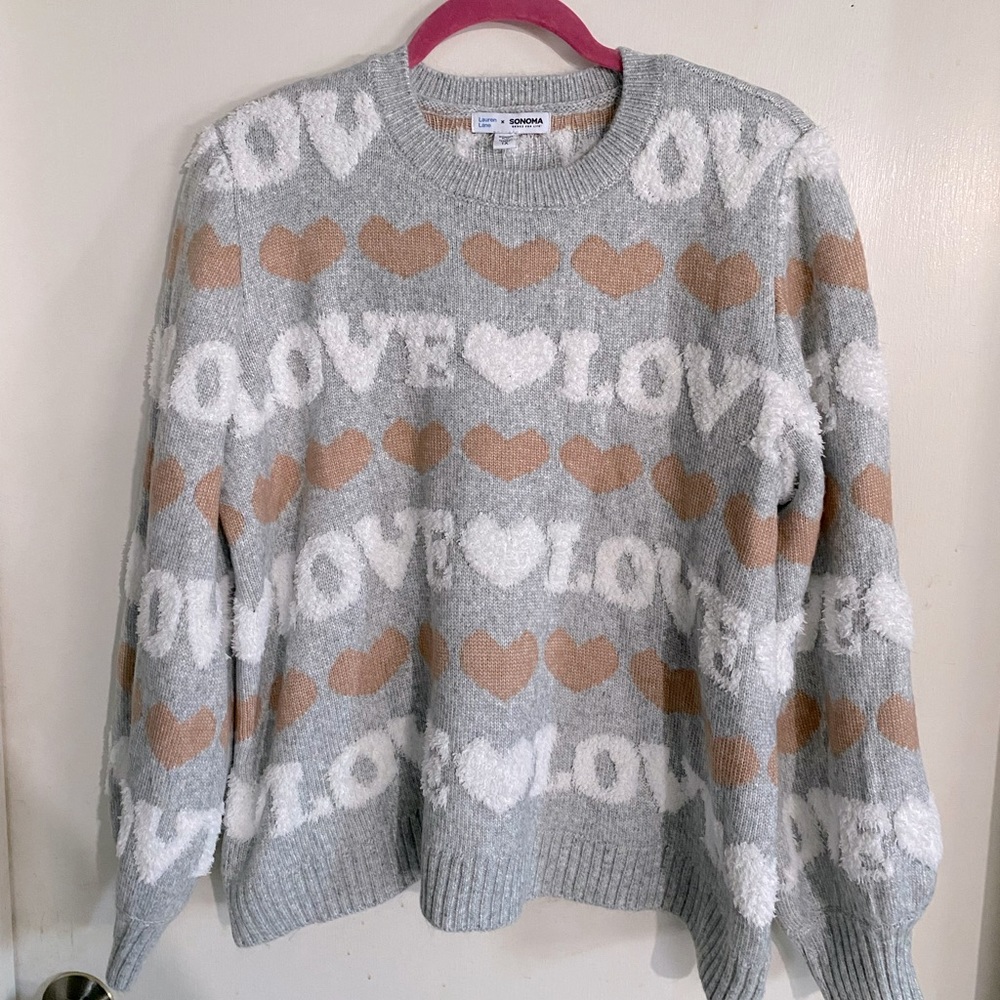 💝 Snuggle up with this Cozy Valentine's Day Sweater 💝